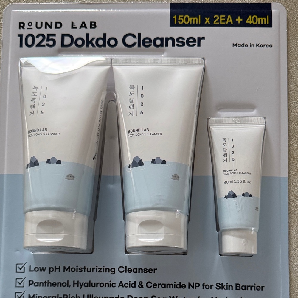 1025 Dokdo Cleanser Set - White and Blue